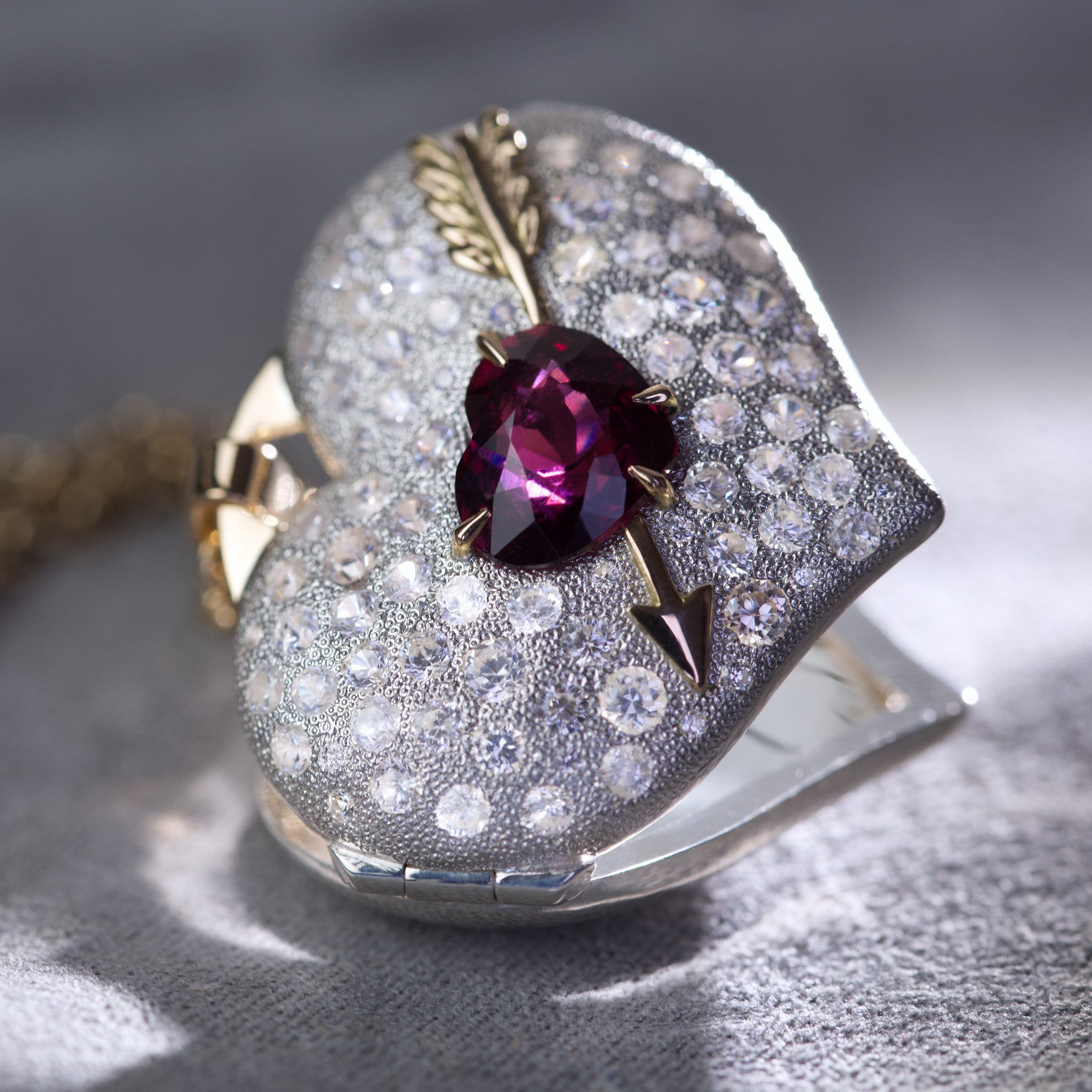 Rhodolite Garnet Heart Locket with white Zircon by Ewa Z. Sleziona Jewellery 